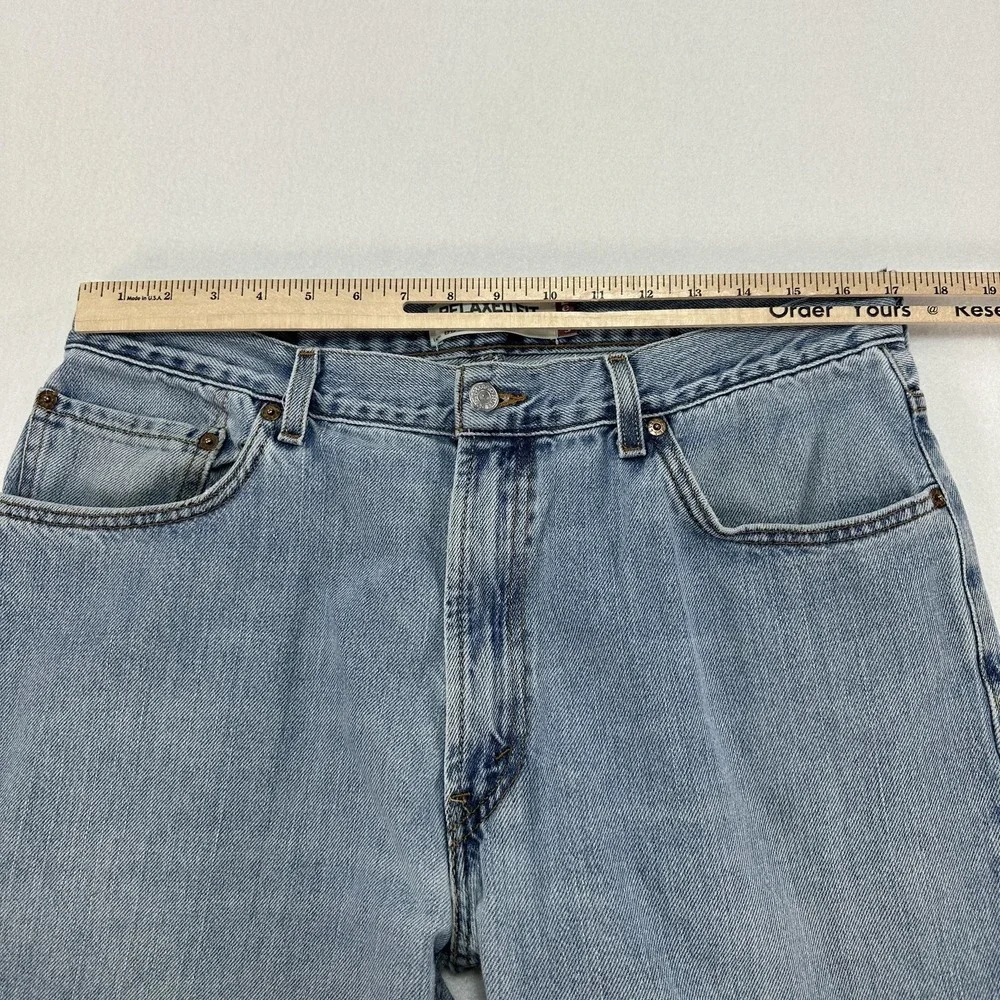 Vintage Levis 550 Jeans Mens 34x32 Blue Relaxed Tapered Denim Light Wash Y2K